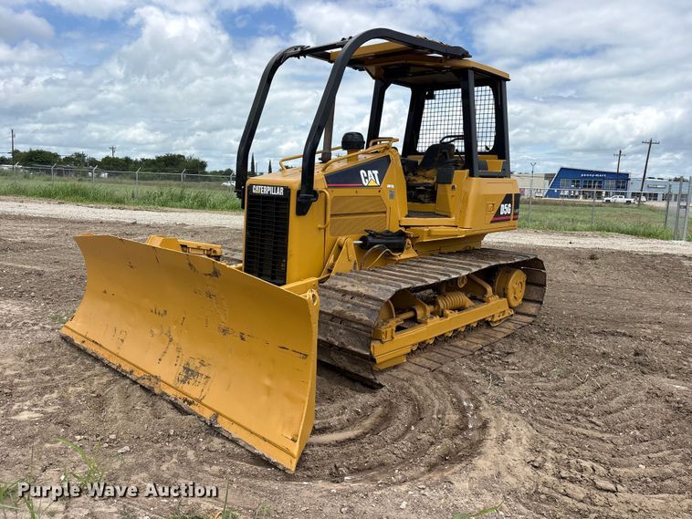 2004 Caterpillar D5G LGP Dozer - photo 1