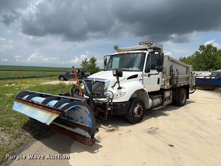 2014 International 4300 Dump Truck - photo 1