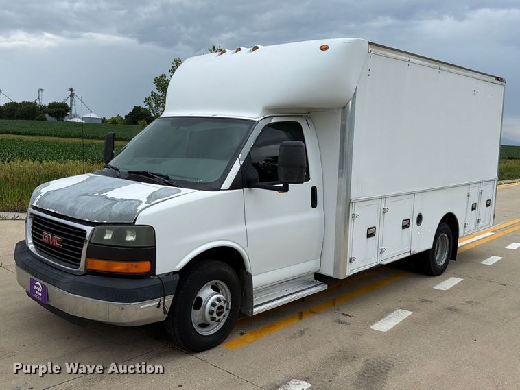 2006 GMC Savana Delivery Truck - photo 1