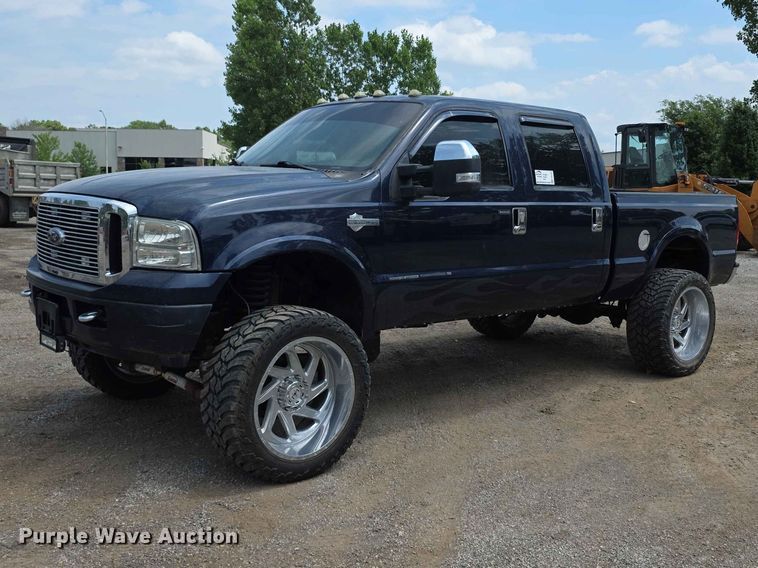 2005 Ford F250 Harley Davidson Super Duty Crew Cab Pickup Truck - photo 1