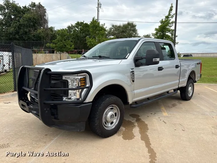 2019 Ford F250 Super Duty Crew Cab Pickup Truck
