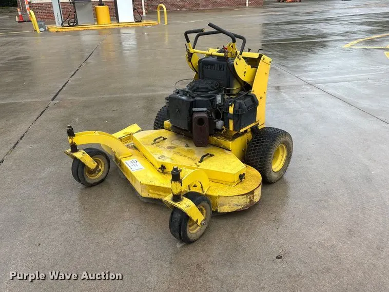 Great Dane GDWM52 ZTR Lawn Mower