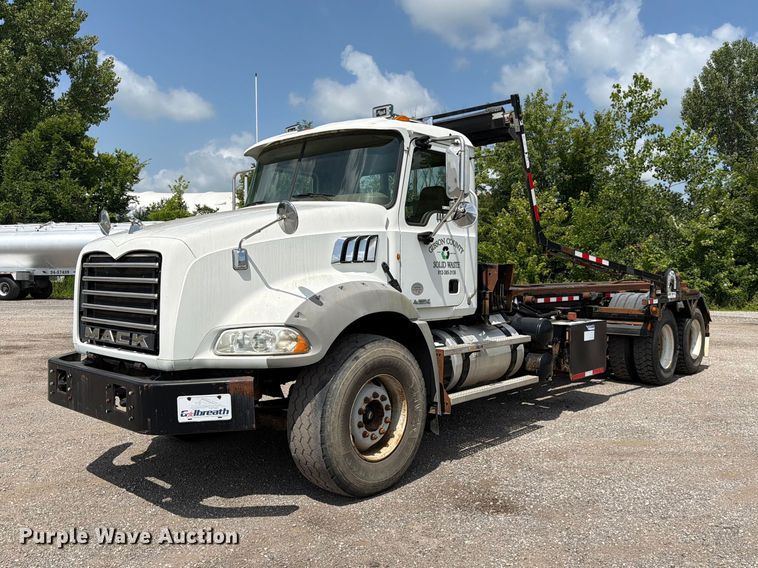 2013 Mack GU813 Roll-Off Container Truck