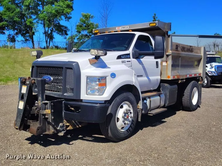 2016 Ford F750 Dump Truck