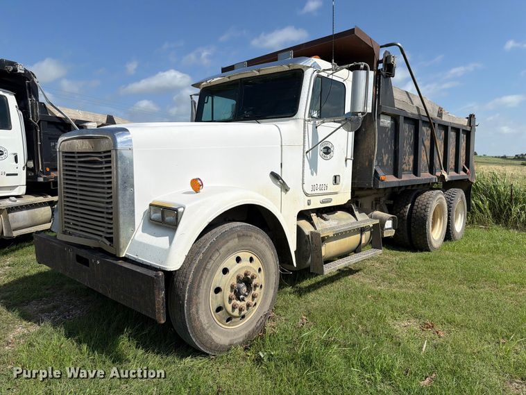 1999 Freightliner FLD120 Dump Truck