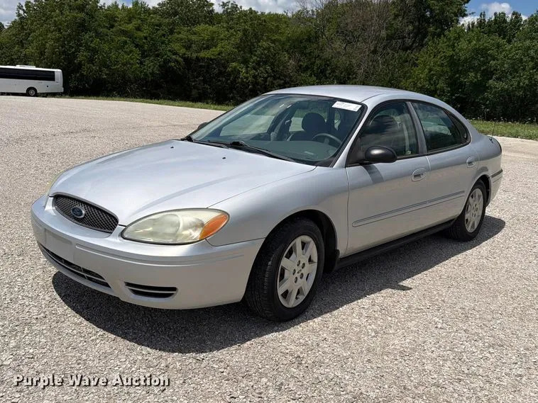 2005 Ford Taurus SE