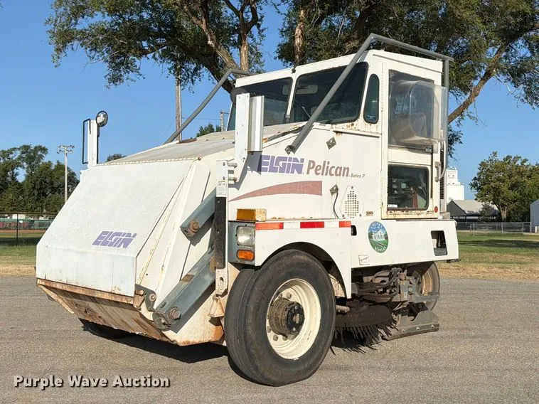 2003 Elgin Pelican Series P Street Sweeper