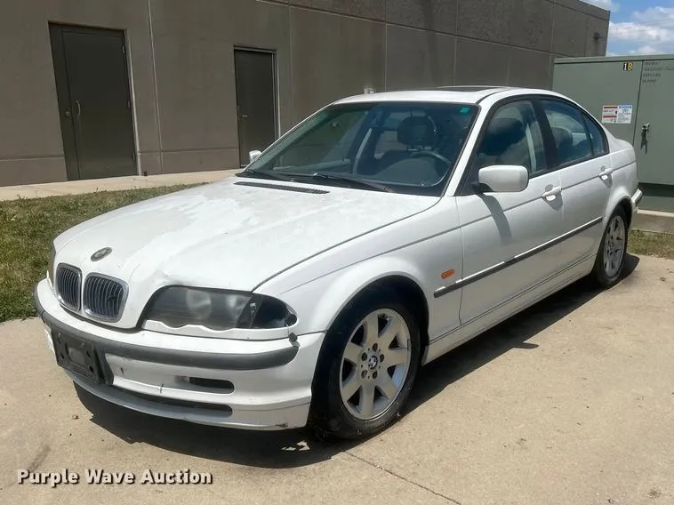 2000 BMW 323i