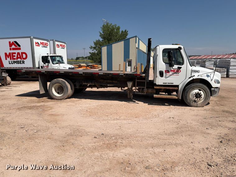 2020 Freightliner Business Class M2 Flatbed Truck - photo 4