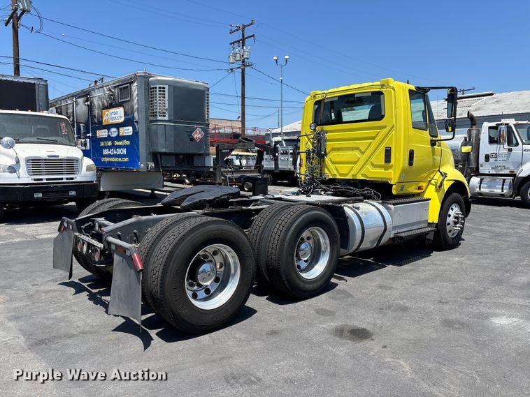 2015 International 8600 Semi Truck - photo 5