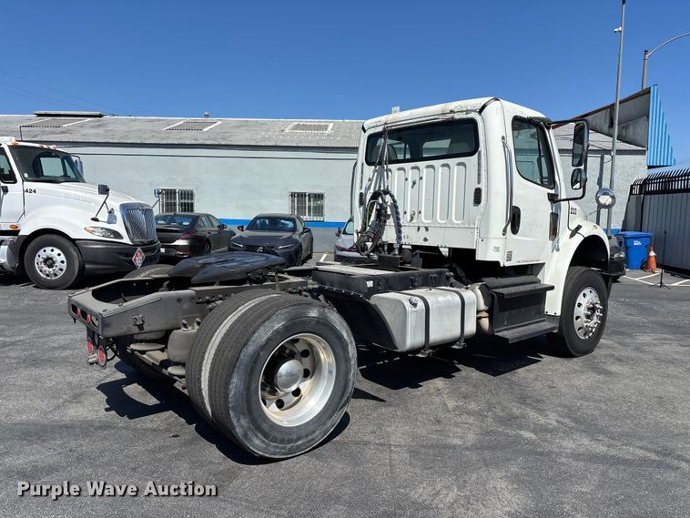 2014 Freightliner Business Class M2 Semi Truck - photo 5