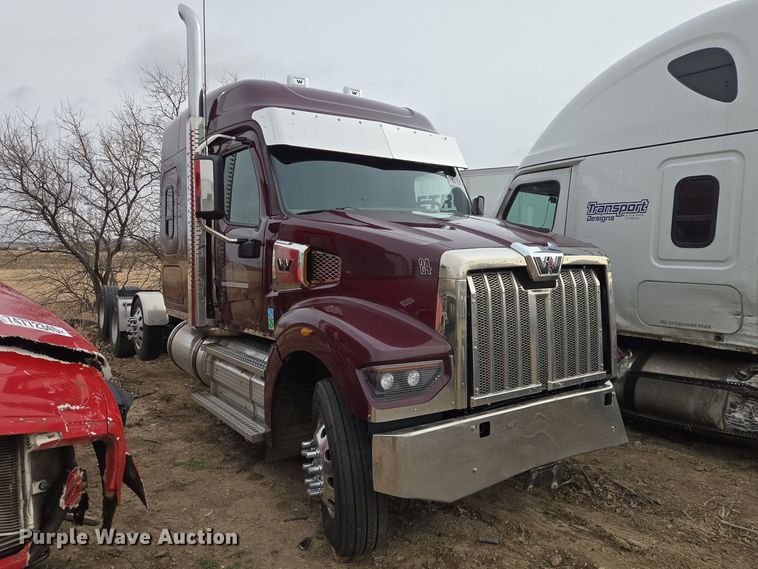 2024 Western Star 49X Semi Truck - photo 3