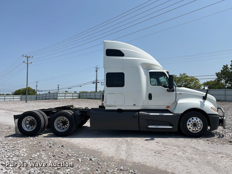 2022 International LT625 Semi Truck - photo 4