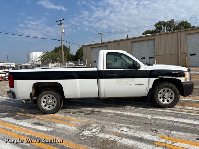 2010 Chevrolet Silverado 1500 Pickup Truck - photo 4