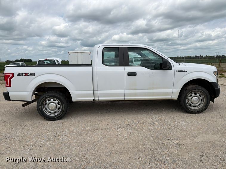 2016 Ford F150 Ext. Cab Pickup Truck - photo 4