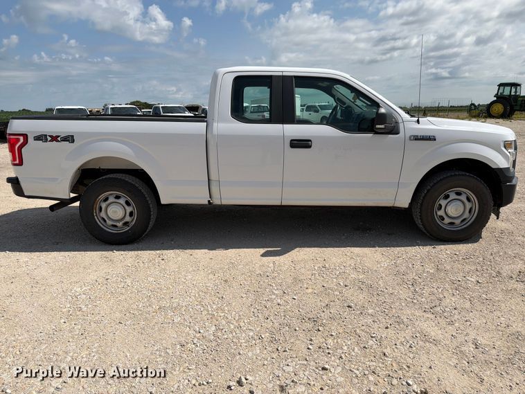 2017 Ford F150 Ext. Cab Pickup Truck - photo 4