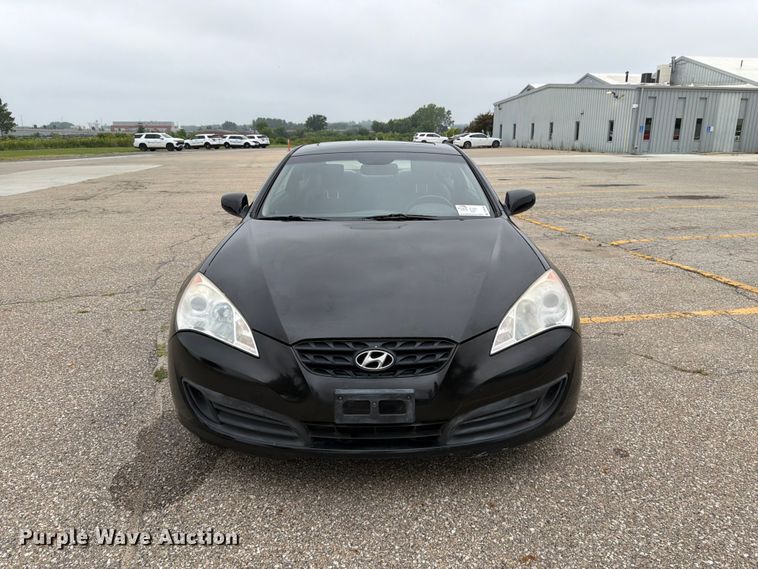 2010 Hyundai Genesis Coupe - photo 2