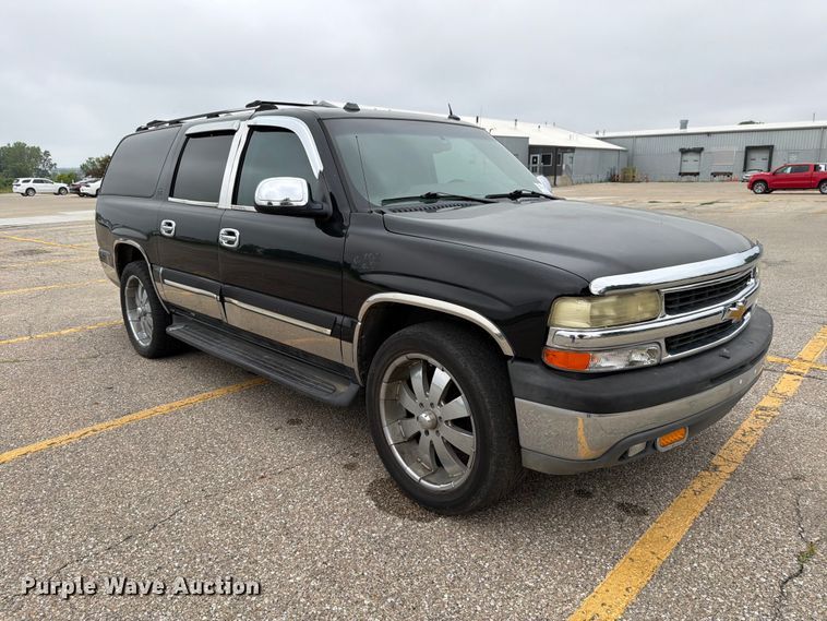 2004 Chevrolet Suburban SUV - photo 3