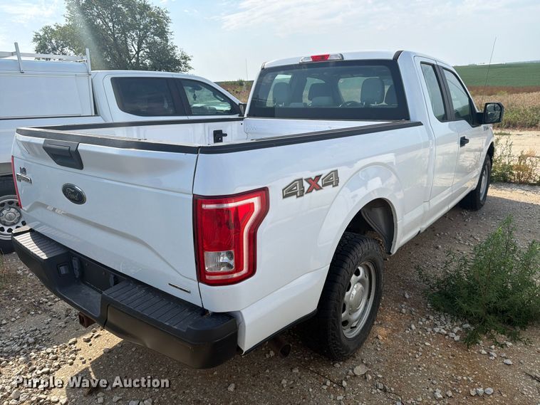 2015 Ford F150 Ext. Cab Pickup Truck - photo 5