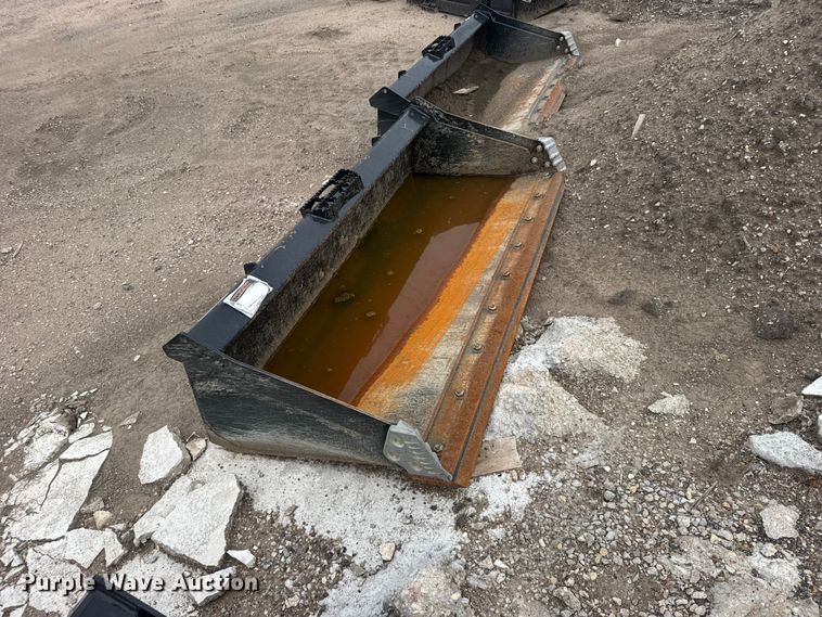 Land Pride Skid Steer Bucket - photo 2