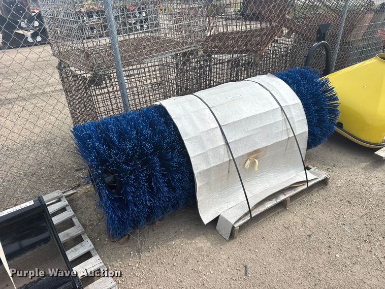 Skid Steer Broom - photo 3