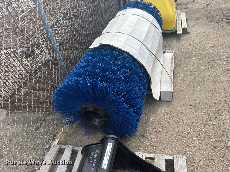 Skid Steer Broom - photo 4