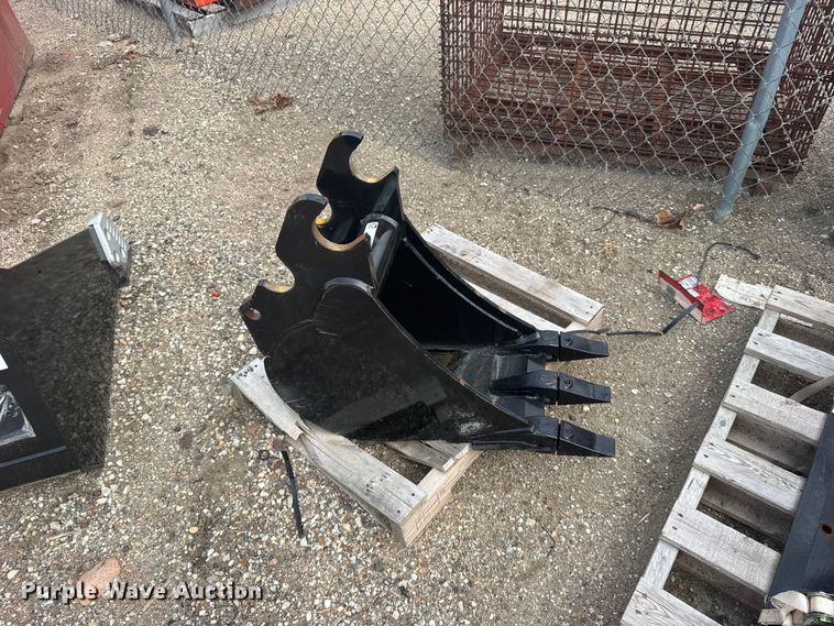Mini Excavator Bucket - photo 2