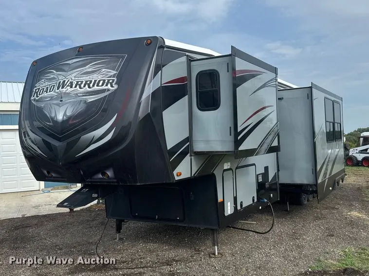 2015 Heartland Road Warrior 4020 Toy Hauler Camper