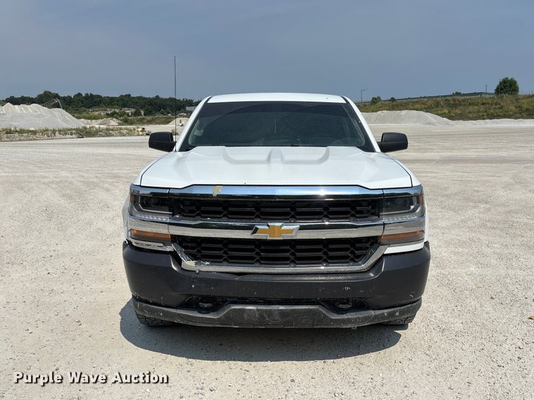 2017 Chevrolet Silverado 1500 Pickup Truck - photo 2