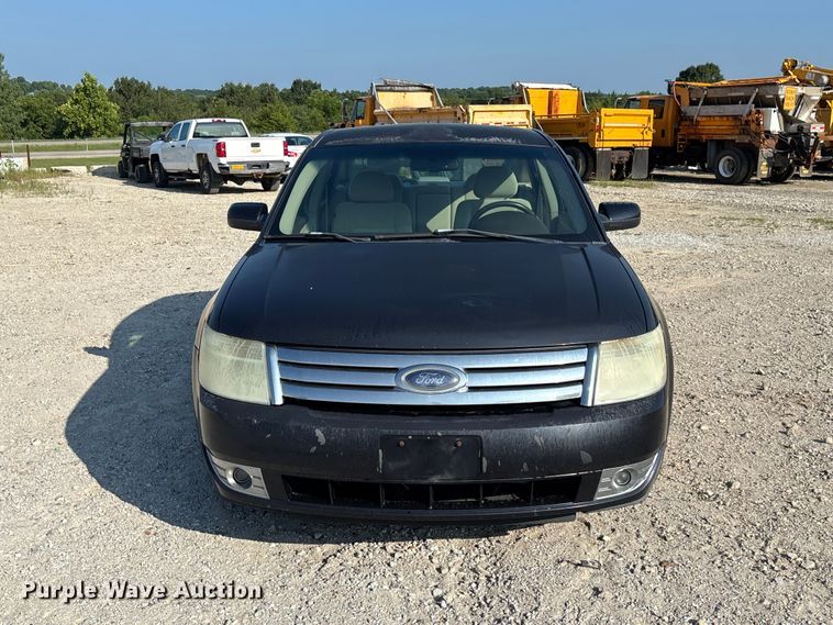 2008 Ford Taurus - photo 2