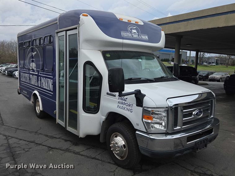 2020 Starcraft E55 Shuttle Bus - photo 3