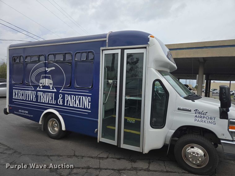 2020 Starcraft E55 Shuttle Bus - photo 4