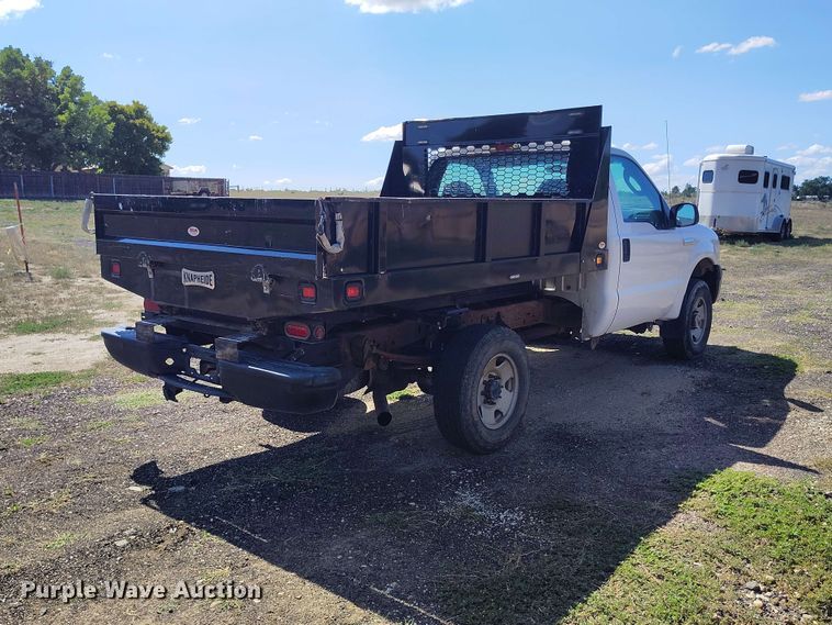 2005 Ford F250 Super Duty XL Dump Flatbed Pickup Truck - photo 5