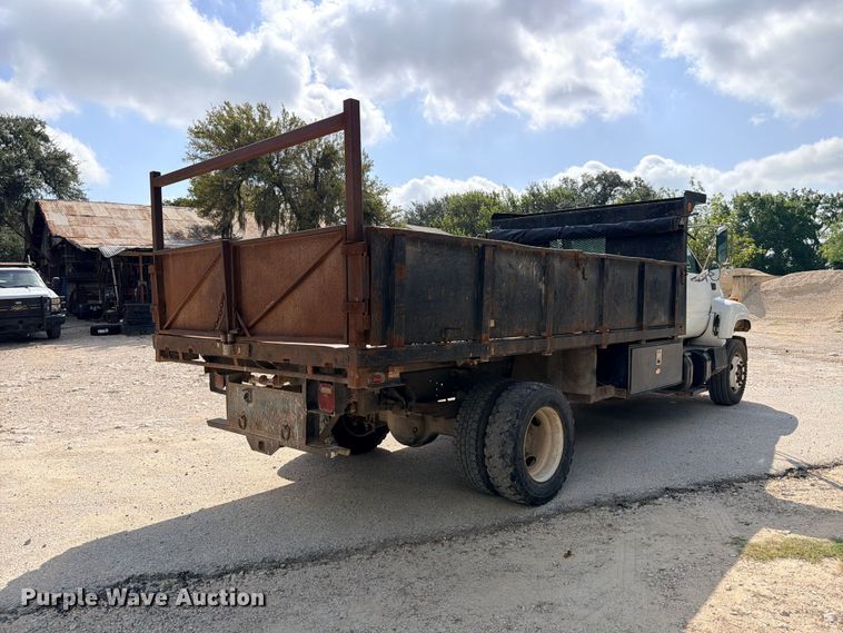 2002 Chevrolet C6500 Dump Flatbed Truck - photo 5