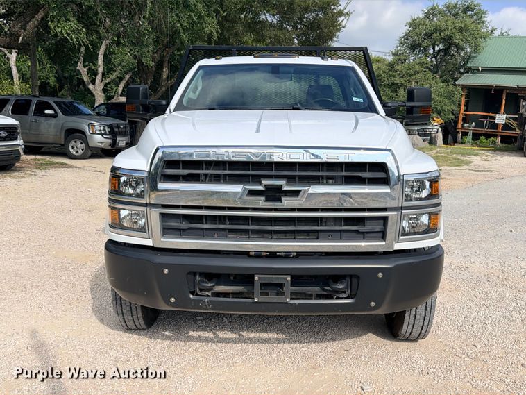 2020 Chevrolet Silverado 6500HD Flatbed Truck - photo 2