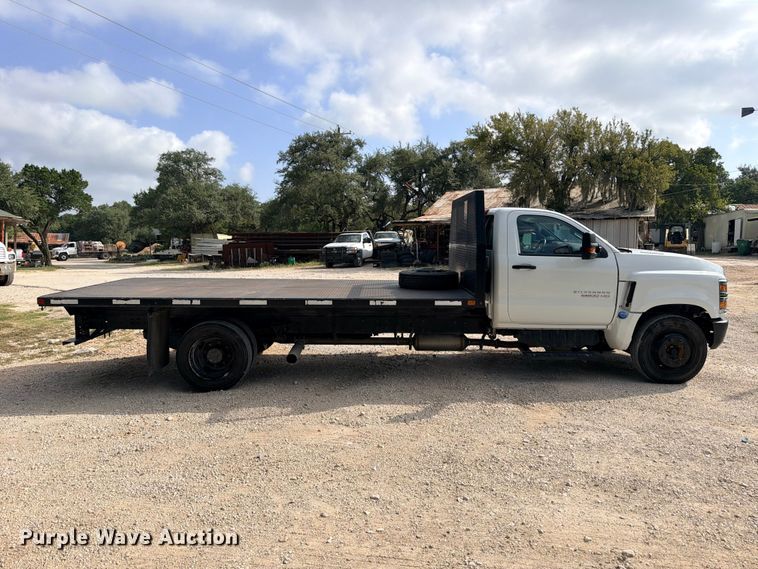 2020 Chevrolet Silverado 6500HD Flatbed Truck - photo 4