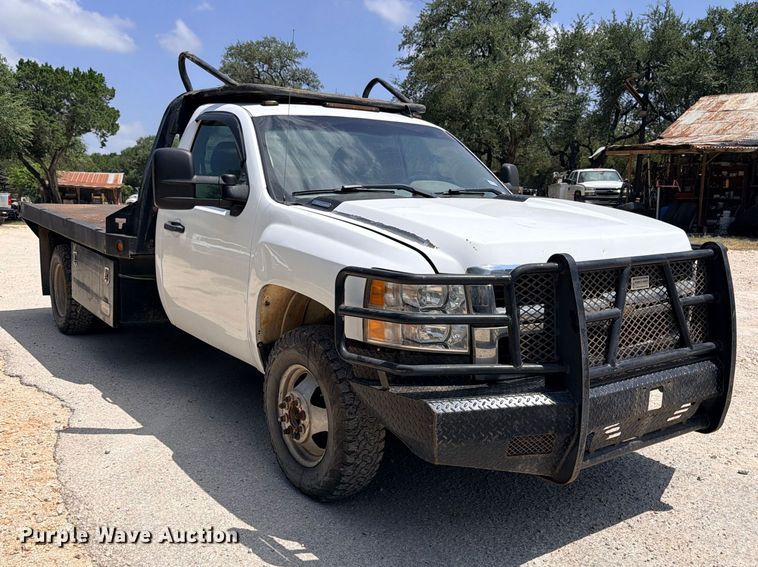 2008 Chevrolet Silverado 3500HD Flatbed Pickup Truck - photo 3