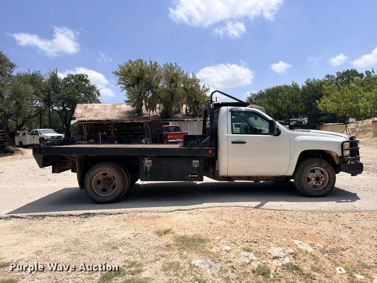 2008 Chevrolet Silverado 3500HD Flatbed Pickup Truck - photo 4