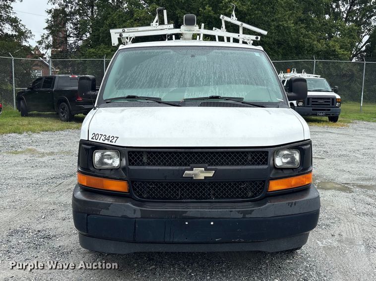 2017 Chevrolet Express 2500 Utility Van - photo 2