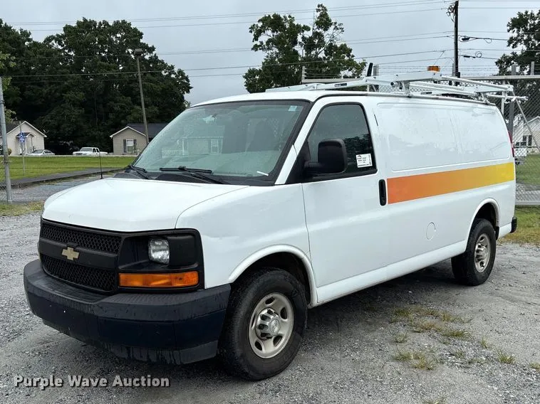 2017 Chevrolet Express 2500 Utility Van