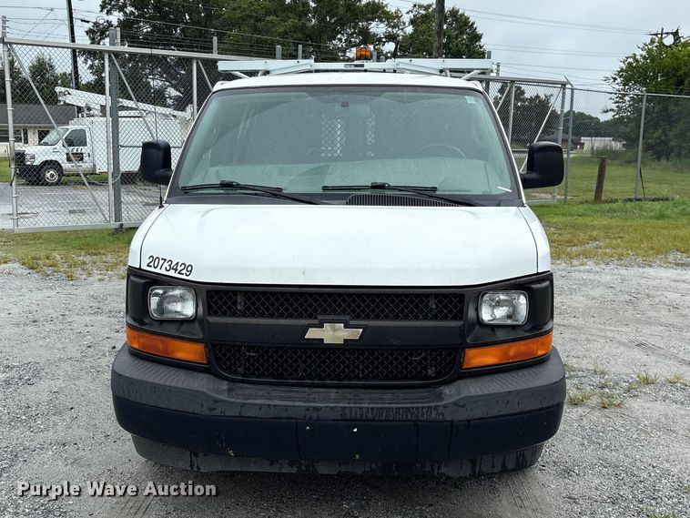 2017 Chevrolet Express 2500 Utility Van - photo 2