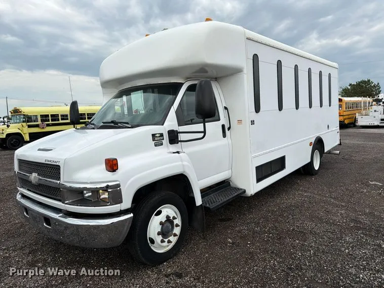 2008 Chevrolet C5500 Shuttle Bus