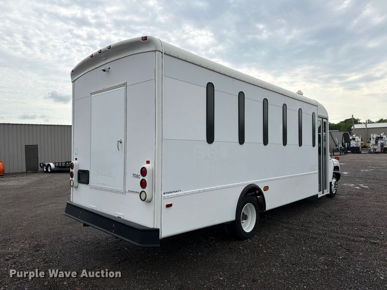 2008 Chevrolet C5500 Shuttle Bus - photo 5