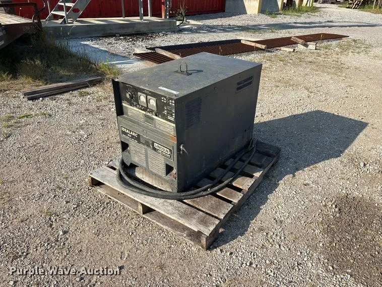 Lincoln Idealarc R3S-600 Welder