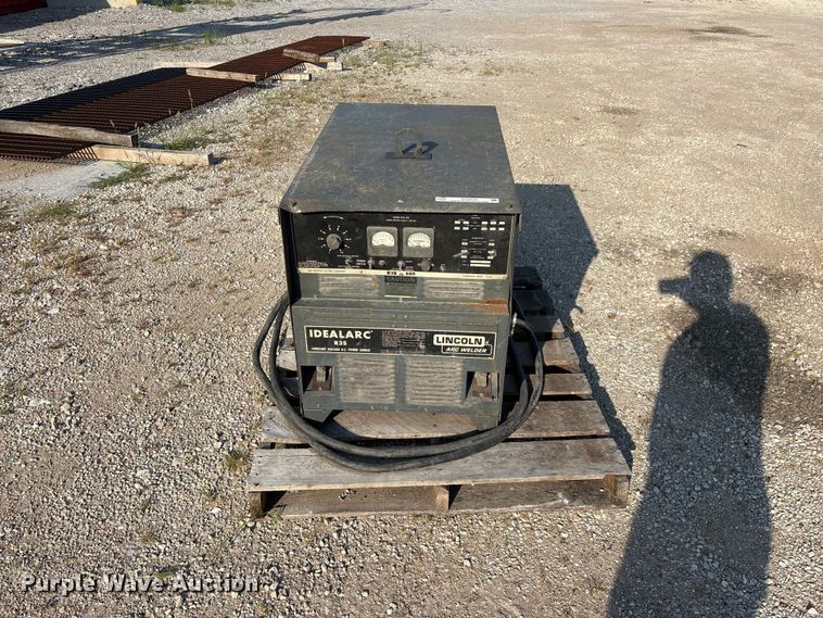 Lincoln Idealarc R3S-600 Welder - photo 2