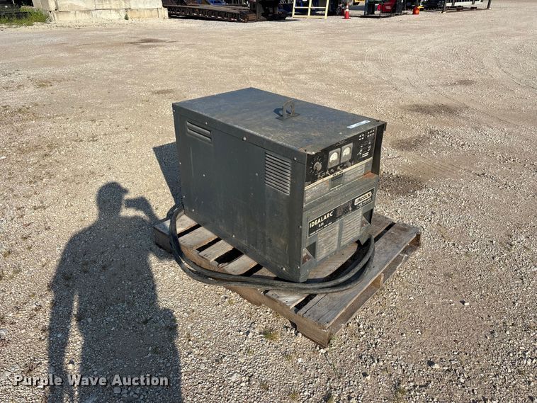 Lincoln Idealarc R3S-600 Welder - photo 3
