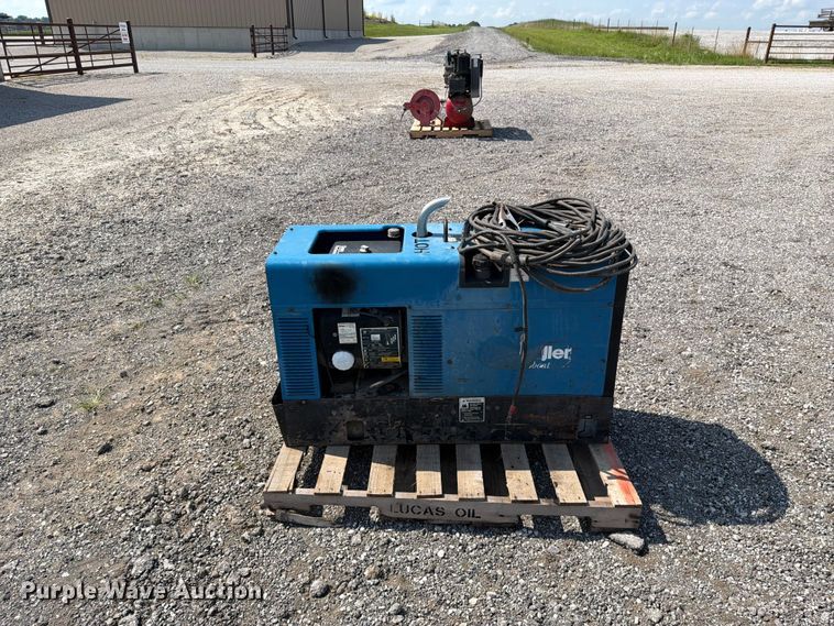 Miller Bobcat 225 Welder/Generator - photo 4