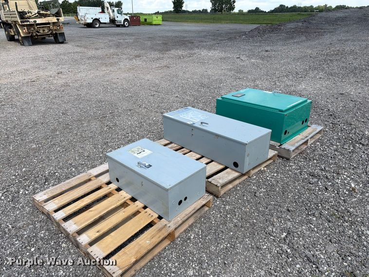 (3) Electrical Switch Boxes - photo 3