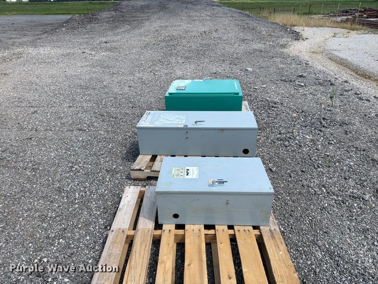 (3) Electrical Switch Boxes - photo 4