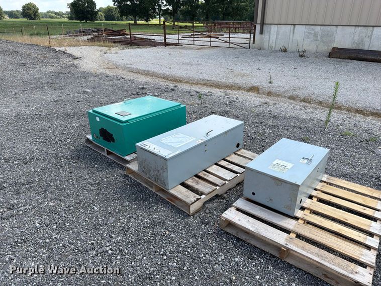 (3) Electrical Switch Boxes - photo 5